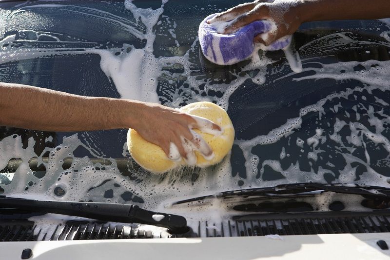 HOW TO CLEAN AND WASH YOUR CAR